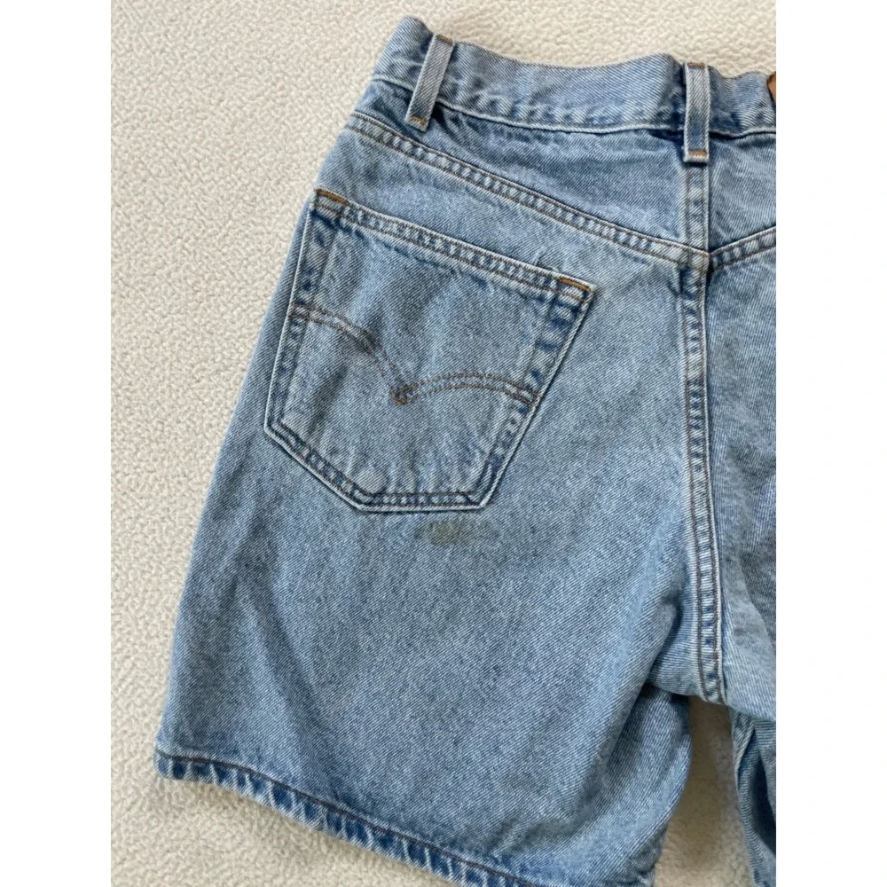 90s Levi's Mens 32 Relaxed Fit Shorts Light Wash Denim 550 Cotton Jorts Stains